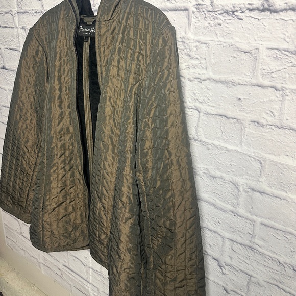 Forecaster of Boston Quilted Hooded Jacket – Large- Olive Iridescent Sheen - Picture 2 of 11